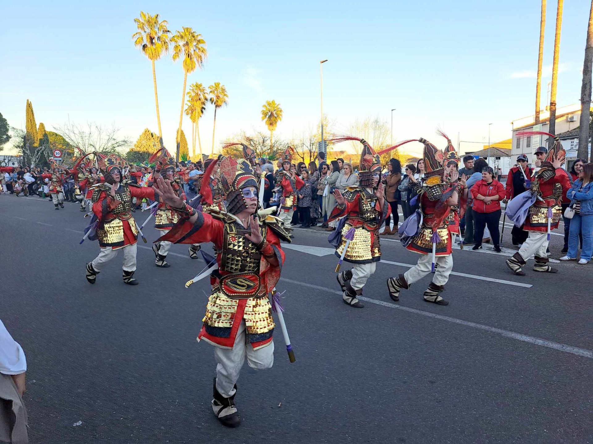 Fotos: 18 comparsas hicieron vibrar en la VI Convivencia Carnavalera de Miajadas