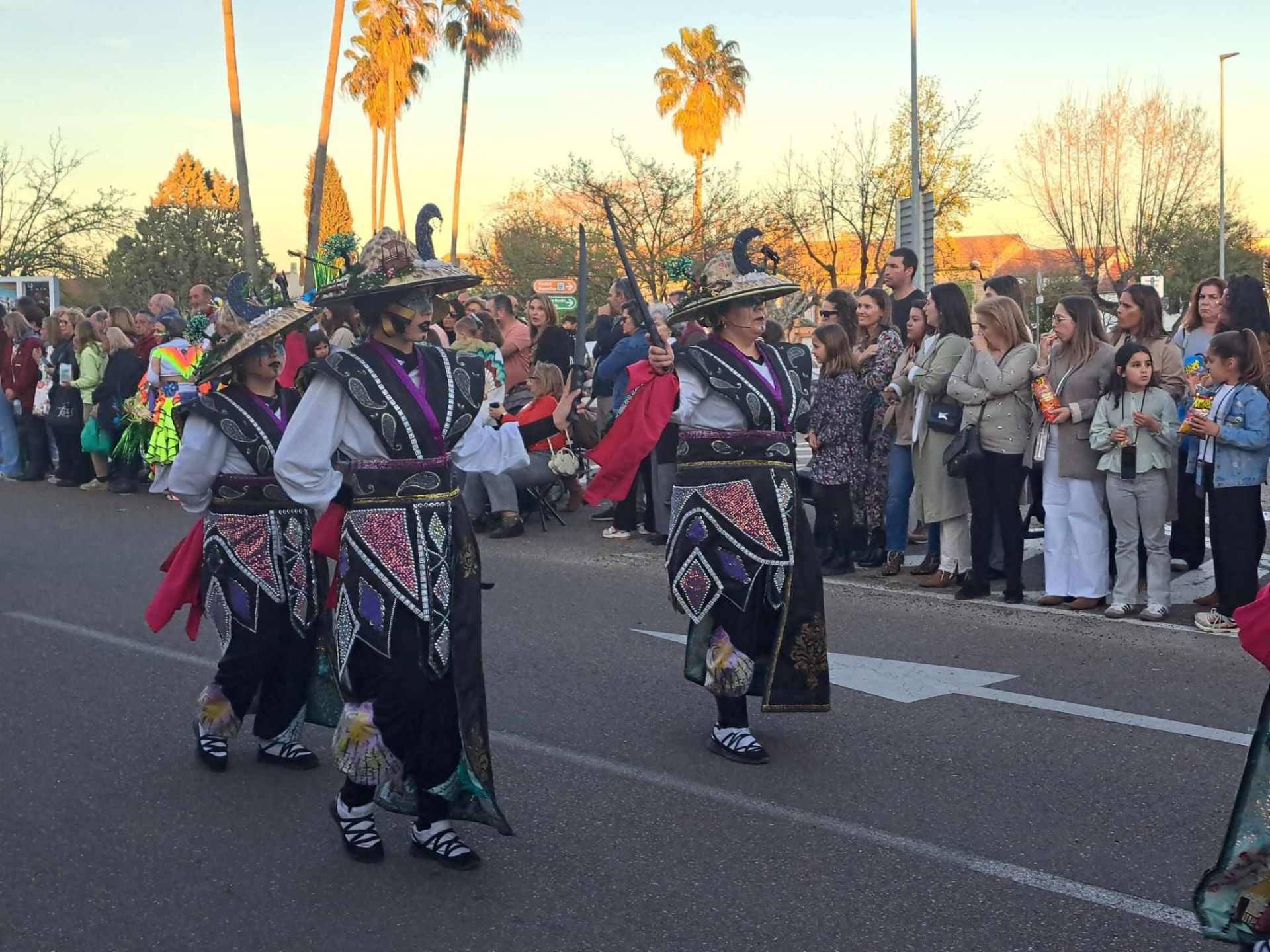 Fotos: 18 comparsas hicieron vibrar en la VI Convivencia Carnavalera de Miajadas