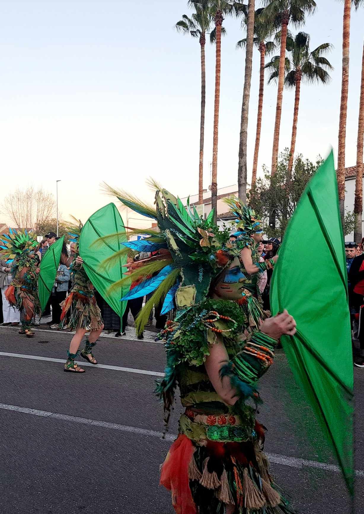 Fotos: 18 comparsas hicieron vibrar en la VI Convivencia Carnavalera de Miajadas