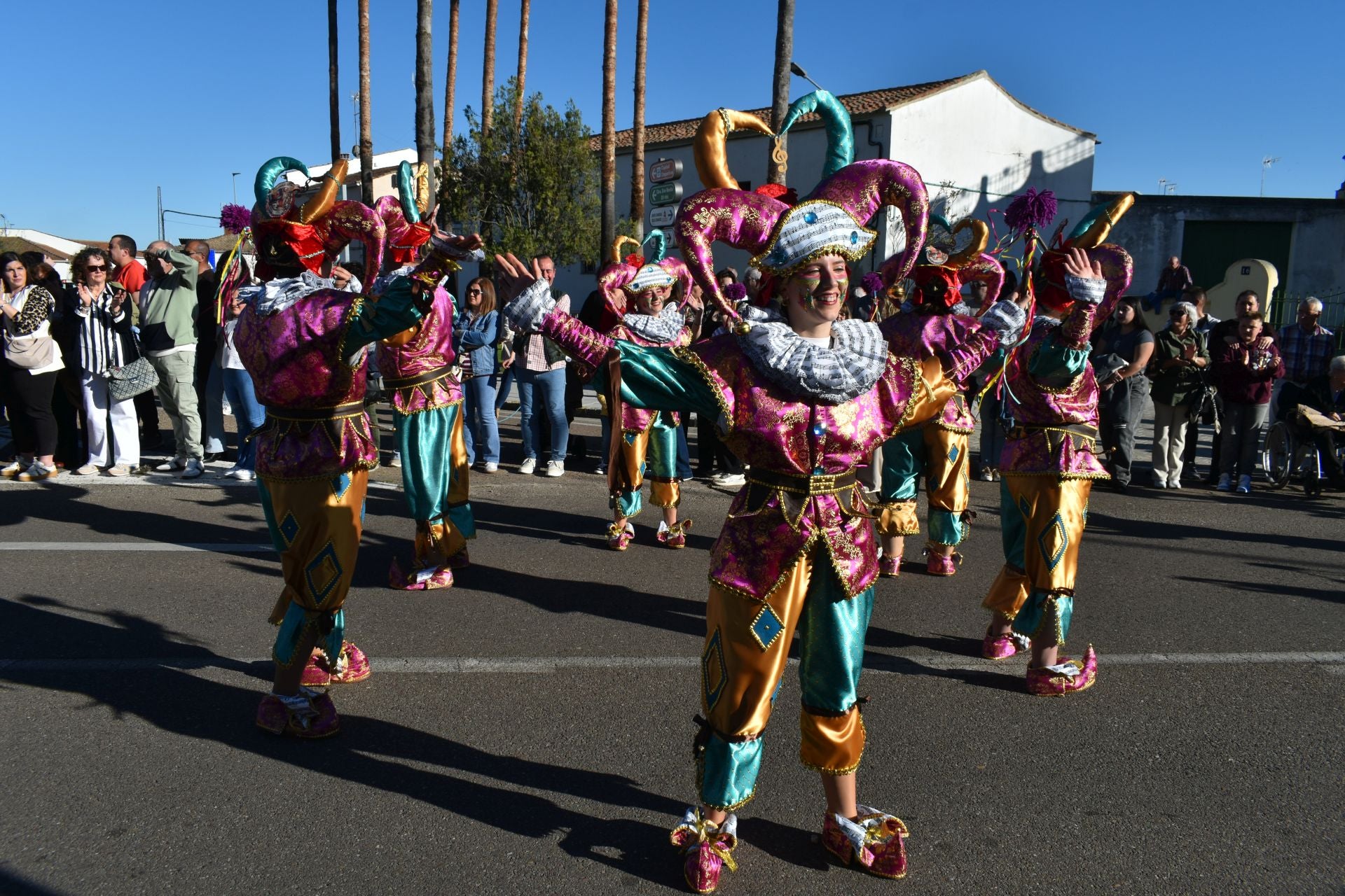 Fotos: 18 comparsas hicieron vibrar en la VI Convivencia Carnavalera de Miajadas
