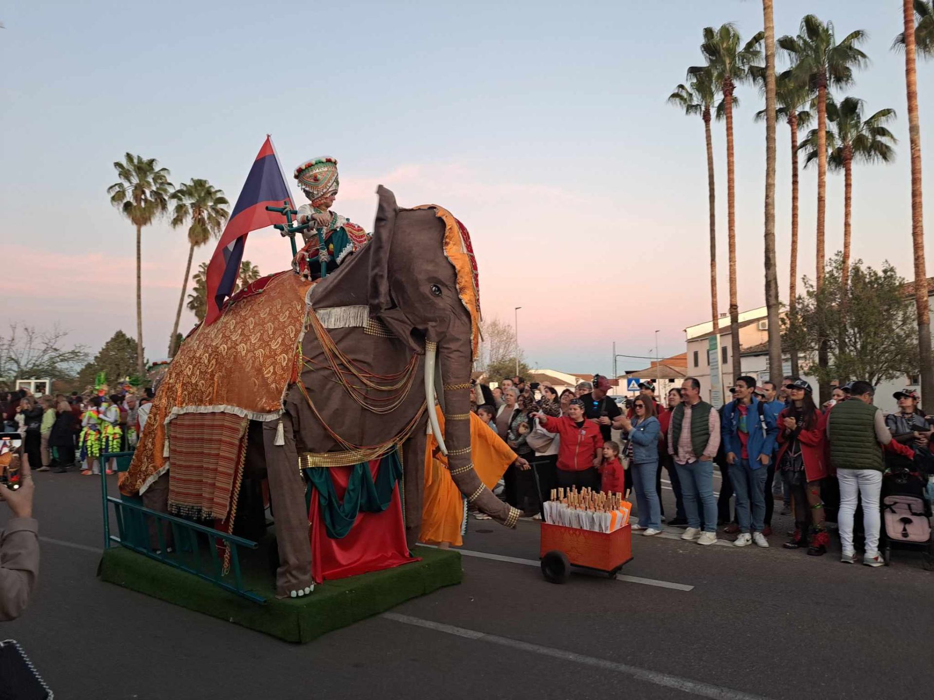 Fotos: 18 comparsas hicieron vibrar en la VI Convivencia Carnavalera de Miajadas