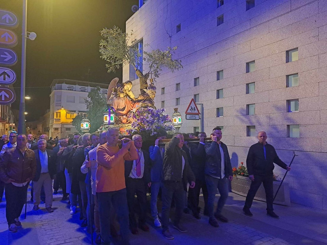 Fotos: Procesión de la 'Oración en el huerto de los olivos', el 'Cristo amarrado a la columna' y 'Jesús Nazareno'