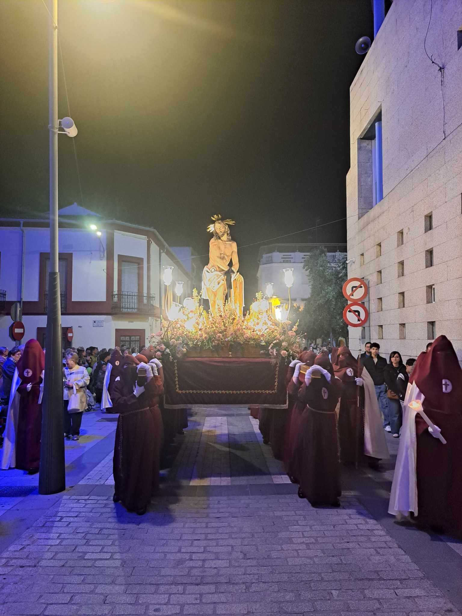 Fotos: Procesión de la 'Oración en el huerto de los olivos', el 'Cristo amarrado a la columna' y 'Jesús Nazareno'