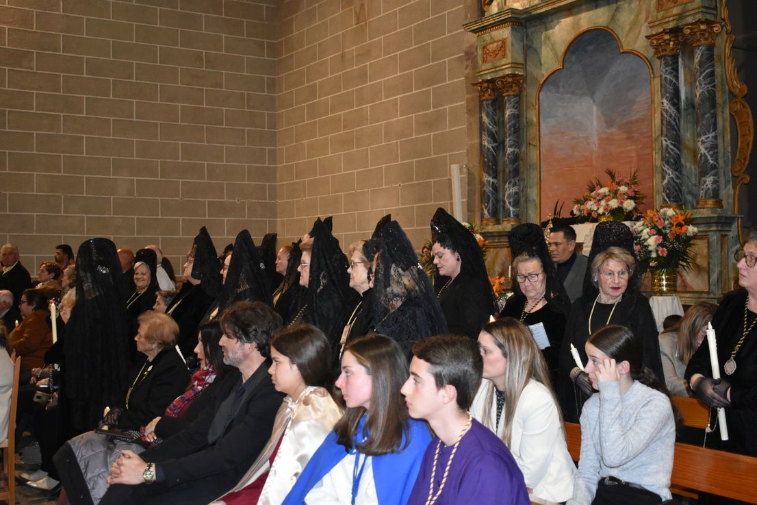 Fotos: El 'Cristo de la Piedad', 'La Piedad', el 'Santo Sepulcro' y la 'Virgen de los Dolores' procesionaron en el templo