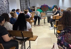 Uno de los talleres de orientación laboral y autoconocimiento organizados por Fapugex.