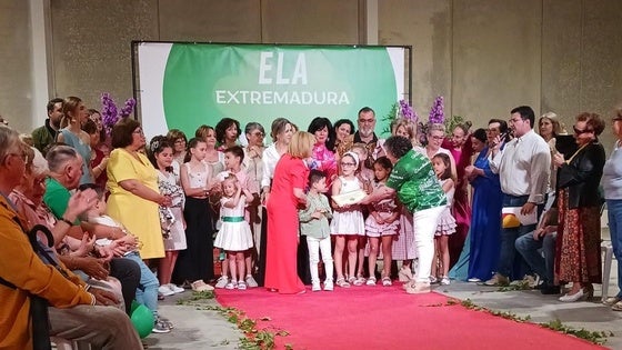 Desfile benéfico 'ConócELA Miajadas', para luchar contra la ELA
