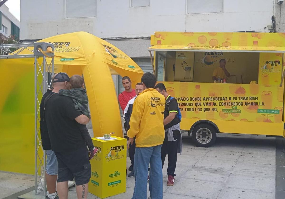 Llega a Miajadas la campaña 'Acierta con el Amarillo'