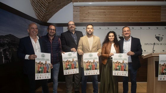La Diputación de Cáceres y la Asociación Objetivos impulsan la primera Escuela de Madres y Padres