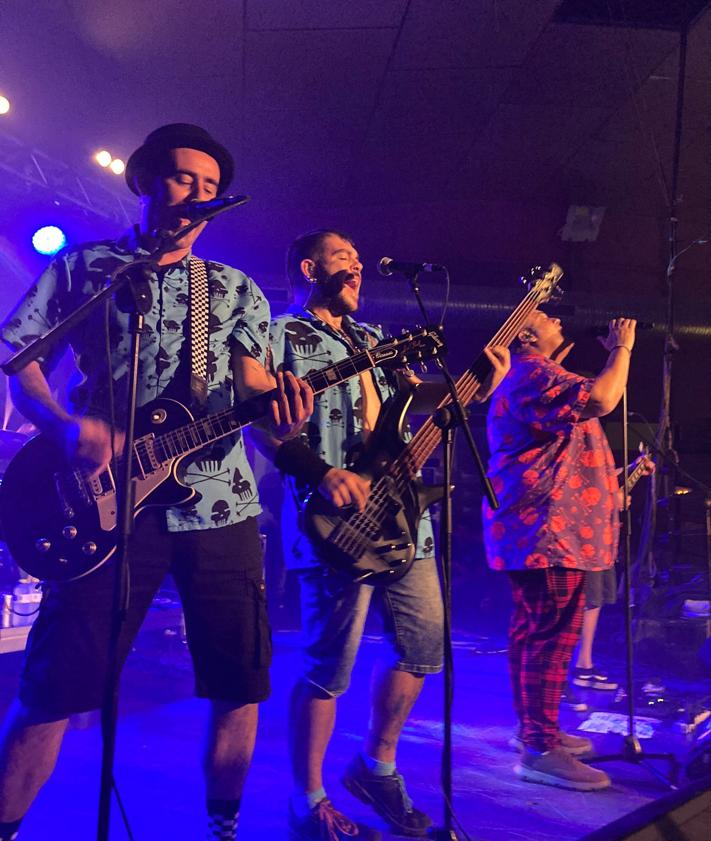 Imagen secundaria 2 - El rock más urbano se dio cita en Miajadas durante el Memory Fest