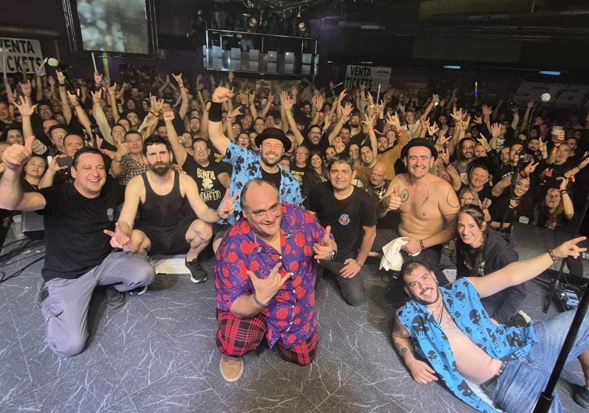 Imagen principal - El rock más urbano se dio cita en Miajadas durante el Memory Fest