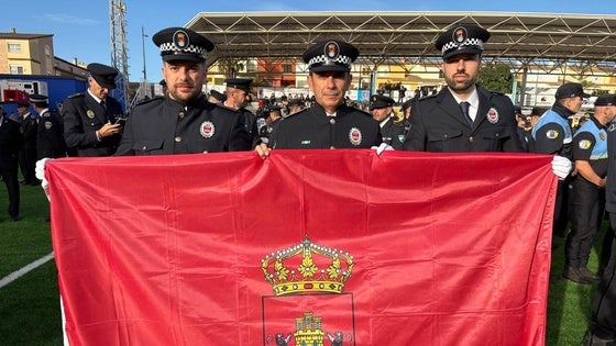 Tres Agentes de la Policía Local de Miajadas reciben un homenaje de Paiporta