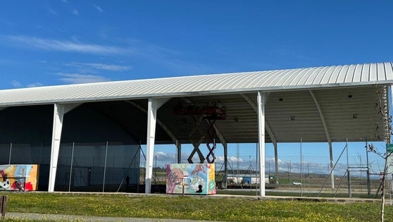 Mejoras en las pistas del pabellón de la Laguna Nueva