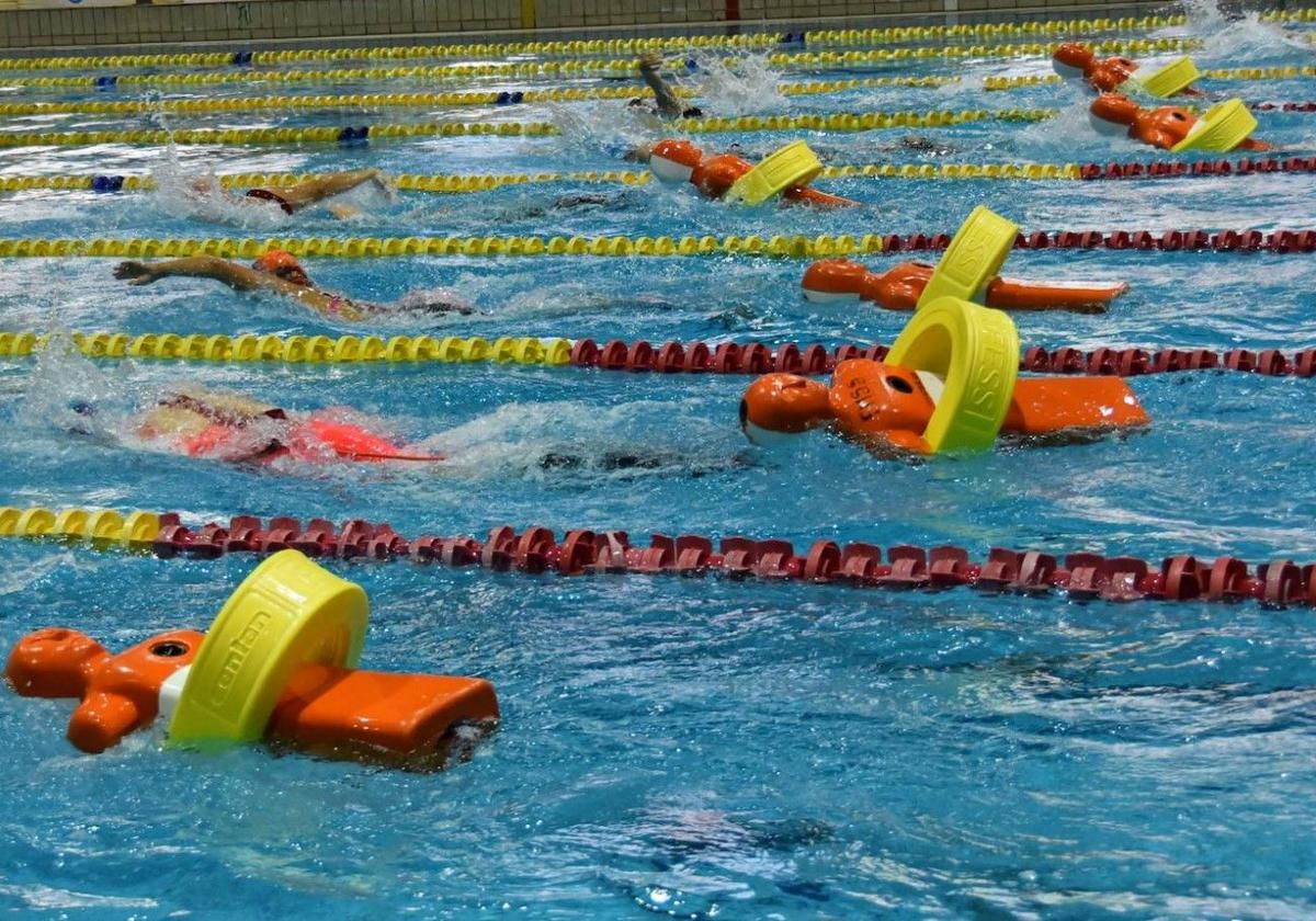 Competición de Salvamento y Socorrismo en piscina cubierta.