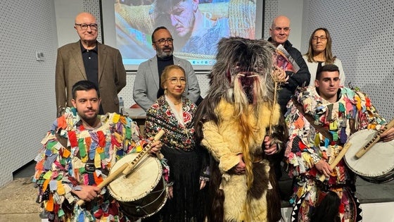 La Diputación edita el libro 'Raíces', un viaje por la antropología cacereña