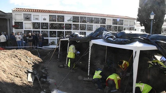 La Junta concede 124.000 euros para trabajos de exhumación en Miajadas, Valverde de Llerena y Fuentes de León