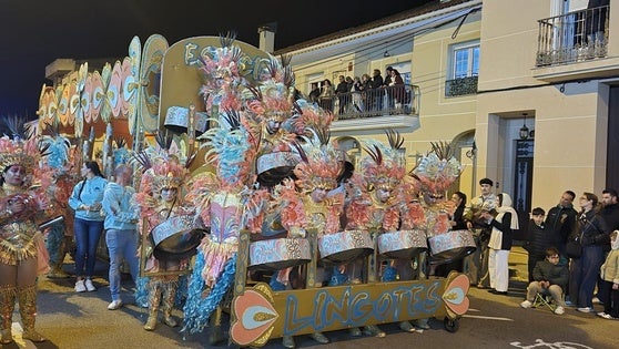 Miajadas volvió a vestirse de carnaval con su VII Convivencia Carnavalera