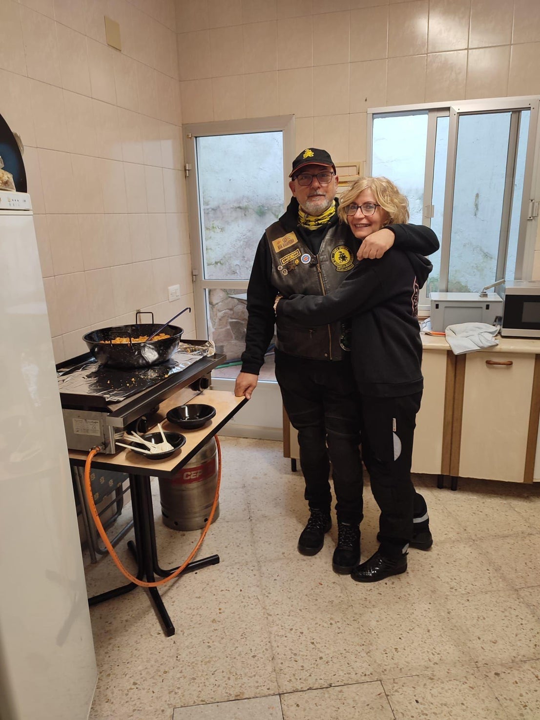 Alrededor de un centenar de moteros disfrutaron con las Migas Kojoneras