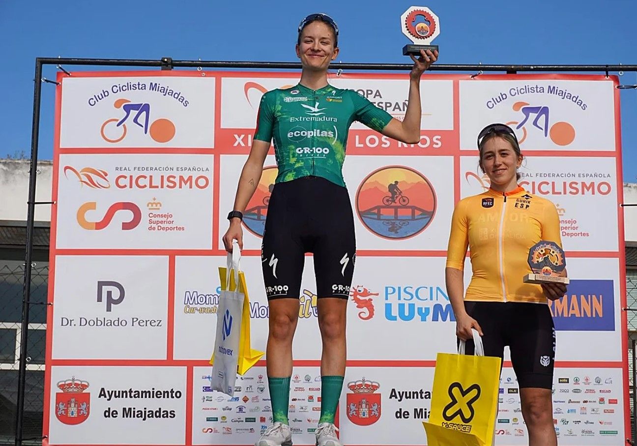 Imagen principal - Más de 450 participantes se dieron cita en la Titán de los Ríos