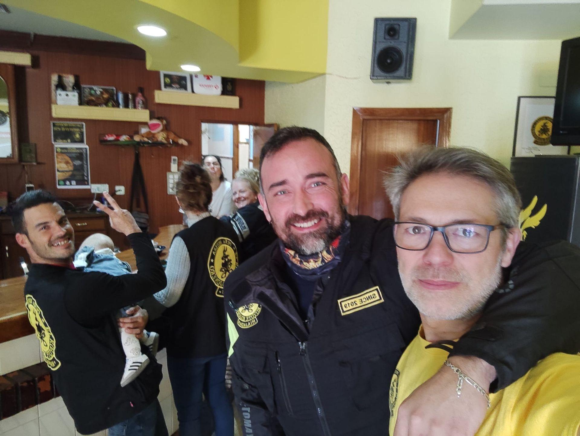 Alrededor de un centenar de moteros disfrutaron con las Migas Kojoneras