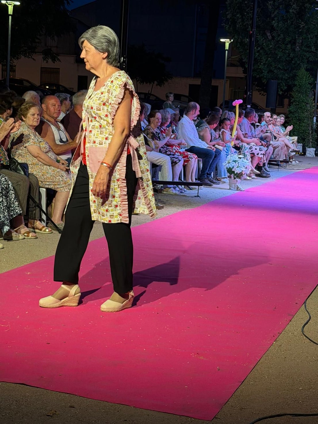 Miajadas brilla en el desfile benéfico 'ConócELA'