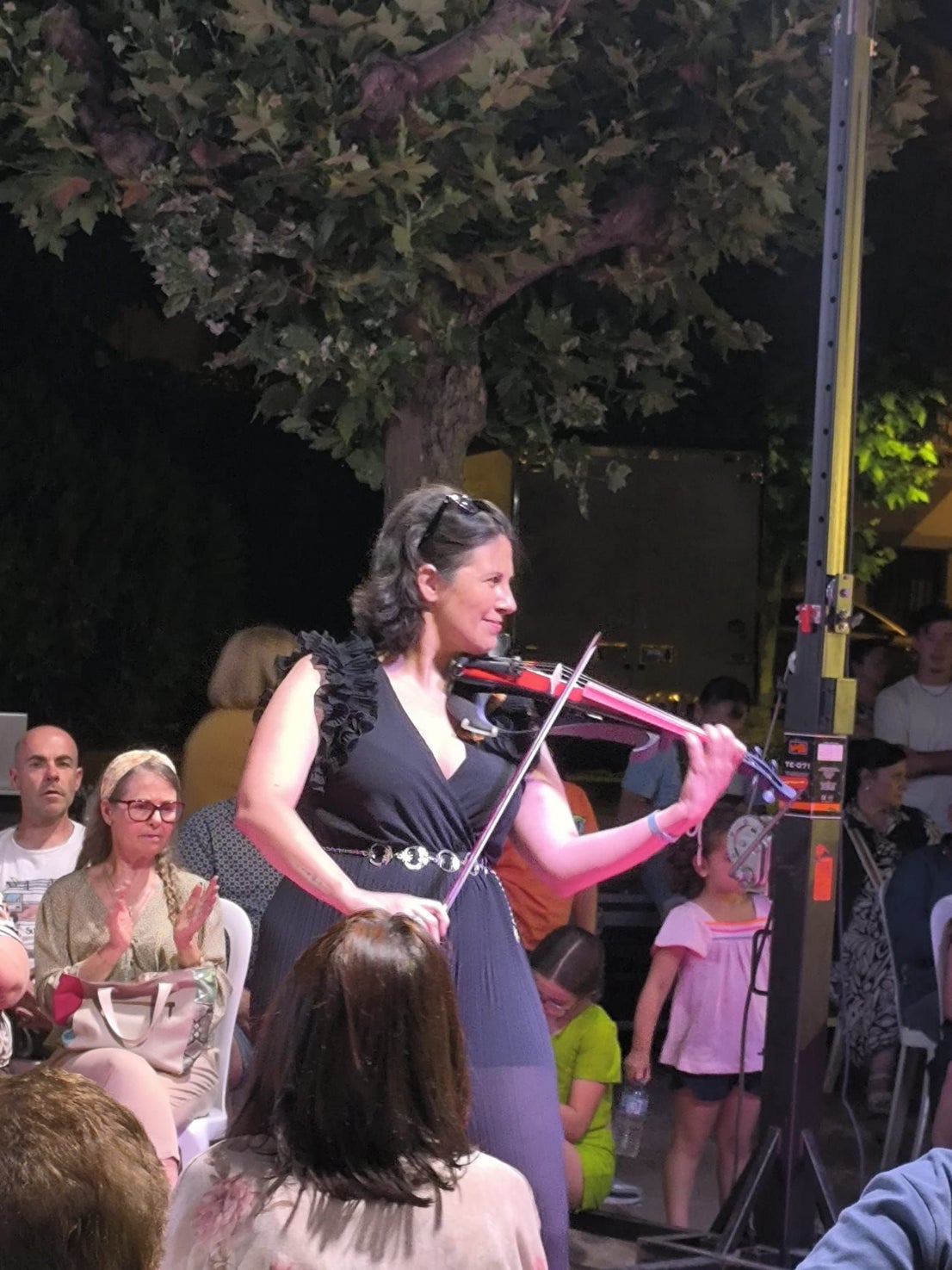 Miajadas brilla en el desfile benéfico 'ConócELA'