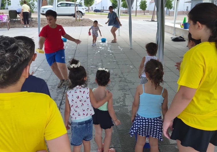 Imagen principal - Casar de Miajadas culmina sus tradicionales Fiestas de Santiago 2026 con un gran éxito de participación y convivencia