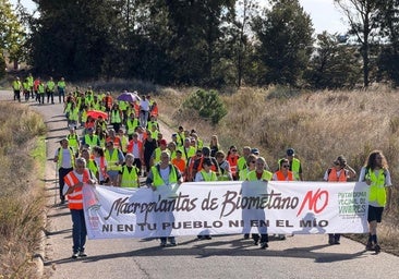 Cerca de 150 vecinos se movilizan en Miajadas con una marcha hasta los terrenos de la futura planta de biometano