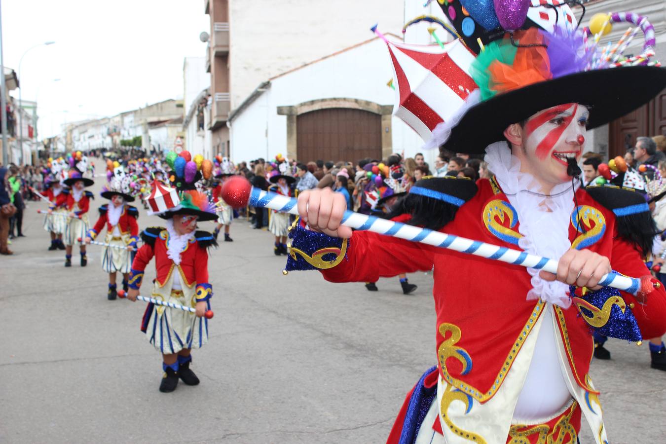 Comparsa local 'Los Bailongos' en su desfile de la I Convivencia Carnavalera. 