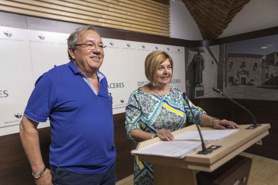 La Diputación y Aupex pondrán en marcha un aula de radio en el municipio