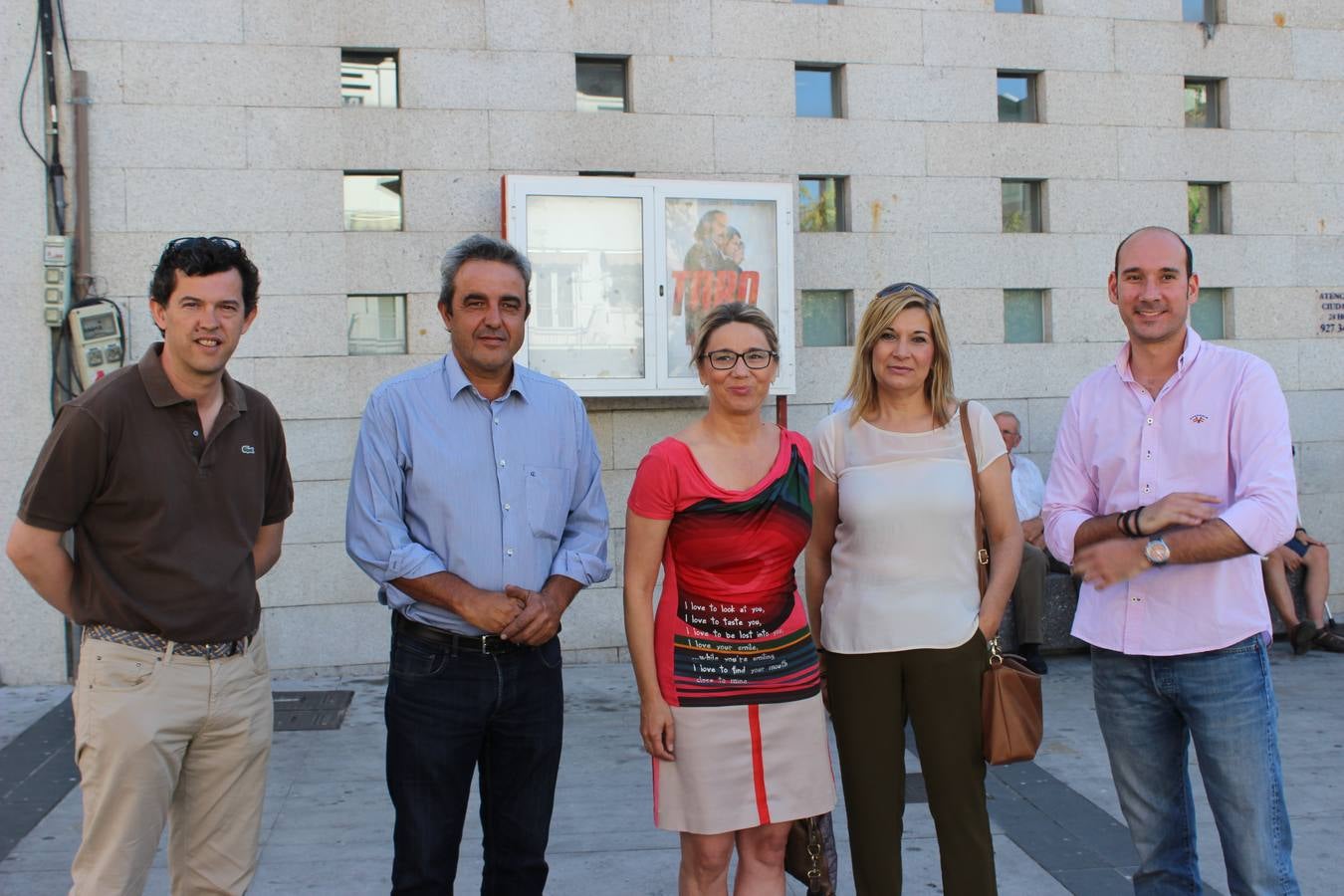 Los concejales Juan Luis Rodríguez, Juan Luis Isidro y María Valentina Corrales, junto a Cristina Teniente en un acto de campaña. 