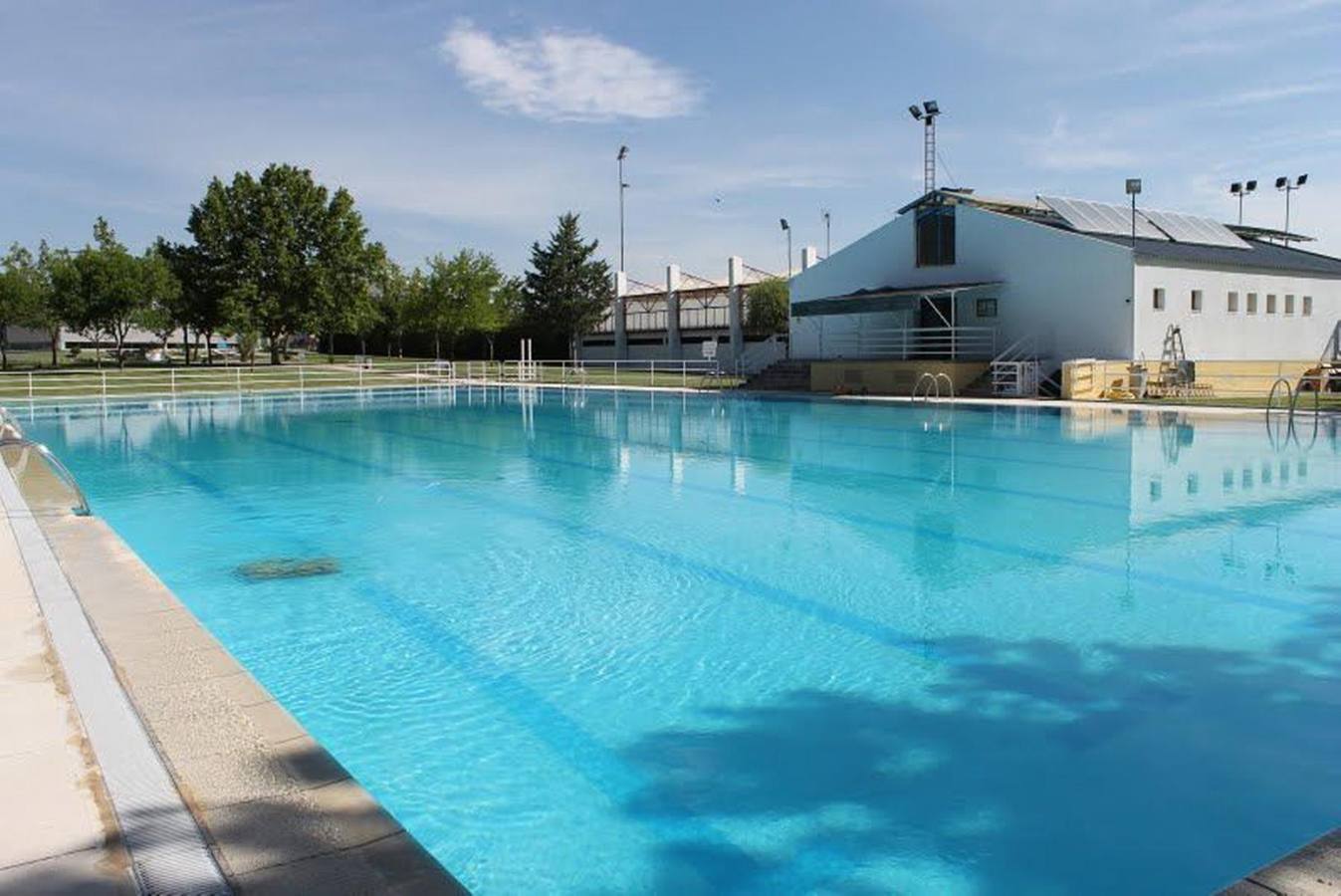 Imagen de archivo de la piscina. 