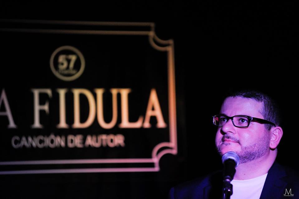 Julio Santiago celebrará su 43º cumpleaños en el escenario