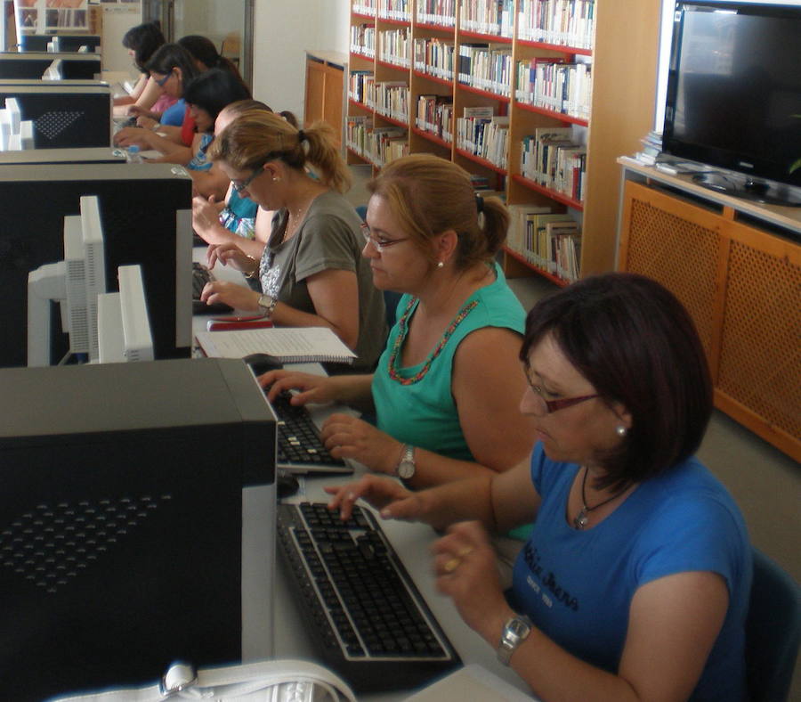 El NCC y el Centro de Mayores trabajarán las competencias digitales con personas en riesgo de exclusión