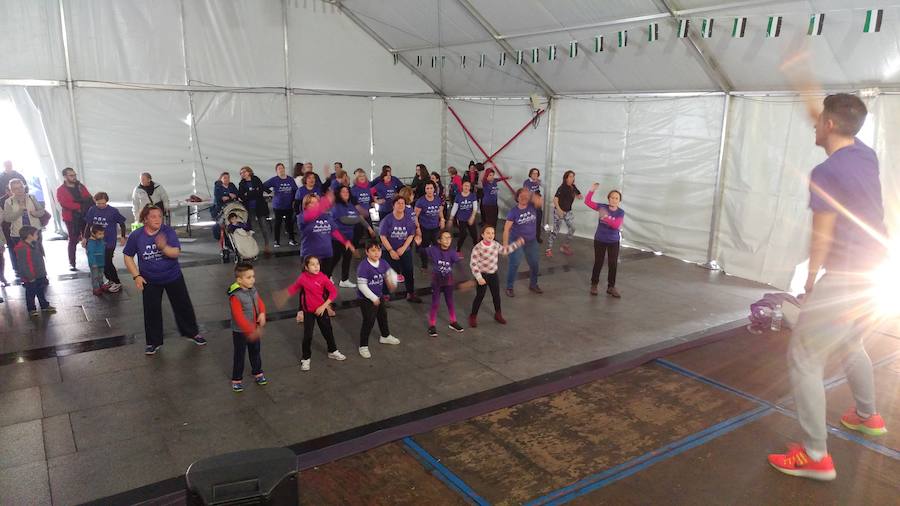 Marter-class de zumba en la carpa municipal. 