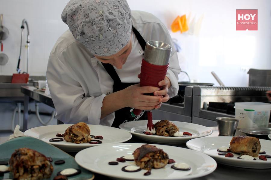 Seis cocineros llegados desde diferentes puntos de la geografía española participaron ayer en este concurso culinario, con motivo de la V Semana Gastronómimca de la Dehesa de Monesterio 