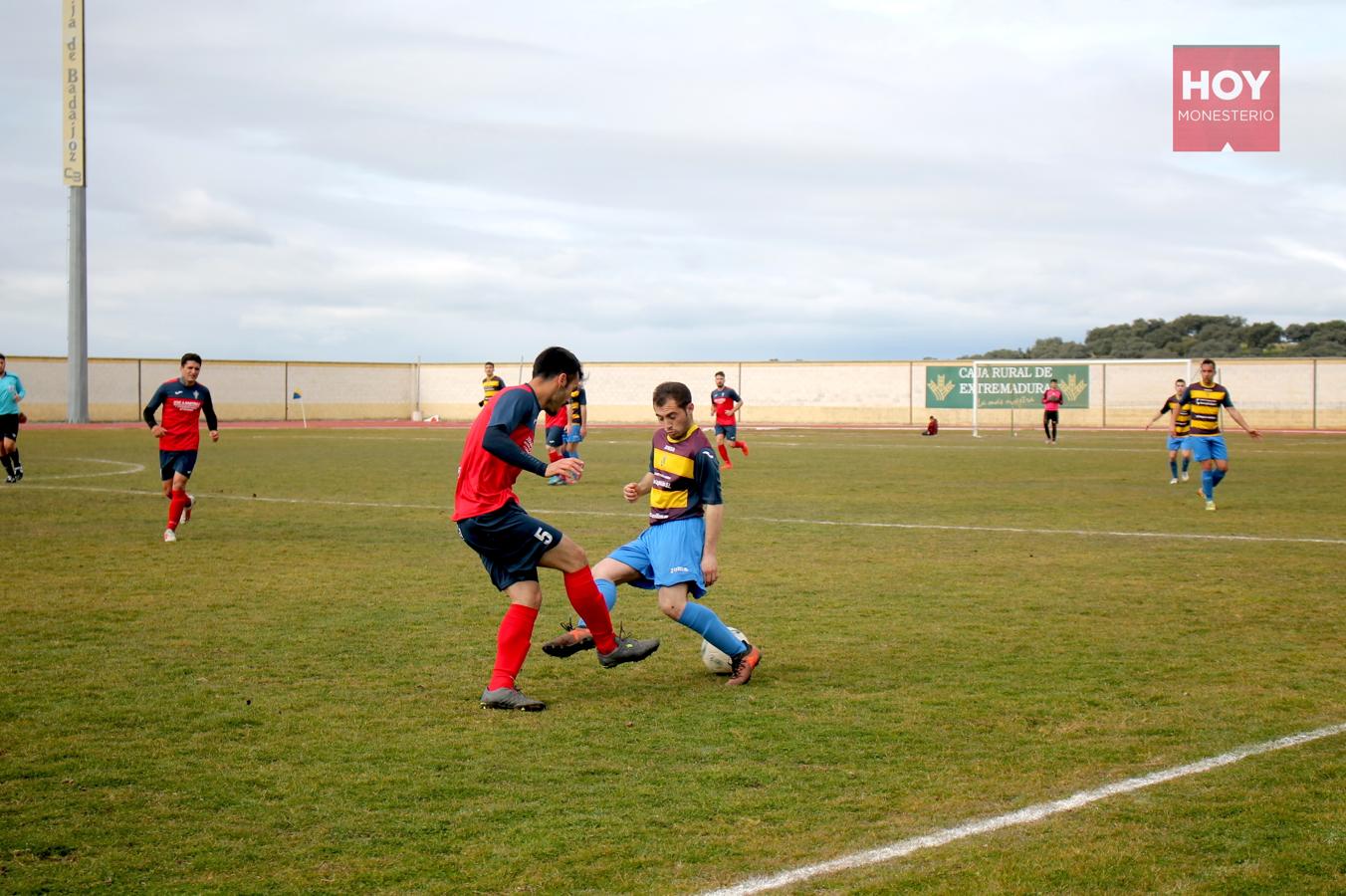 Los amarillos se enfrentaron este domingo al líder de grupo, al C.D. Usagre. Los locales le plantaron cara y consiguieron un empate a uno, a pesar de las dificultades. 