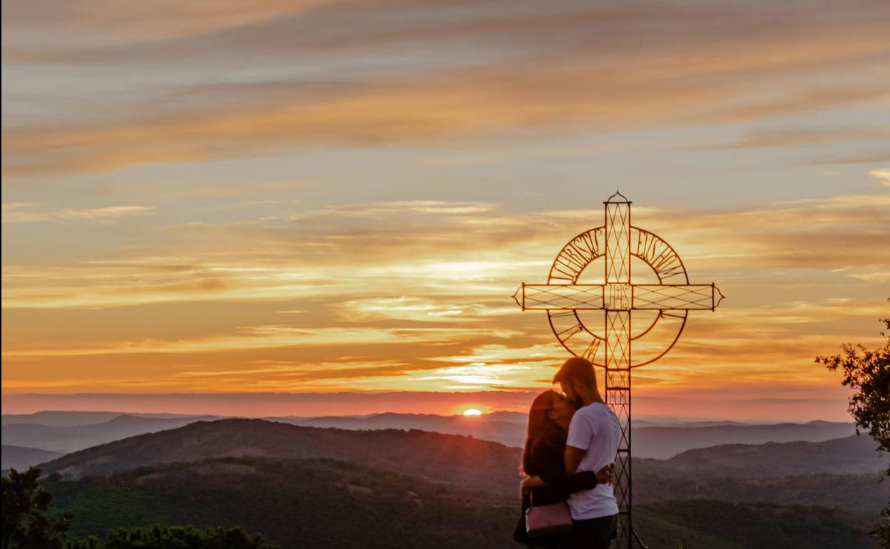 Fotografía el atardecer en Tentudía y busca a los protagonistas