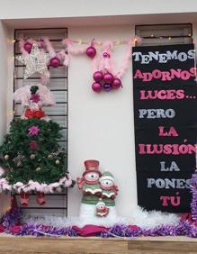 Imagen secundaria 2 - 1 . Escaparate de Panadería María José 2 . Calle Robledillo 3. Fachada de María Iglesias