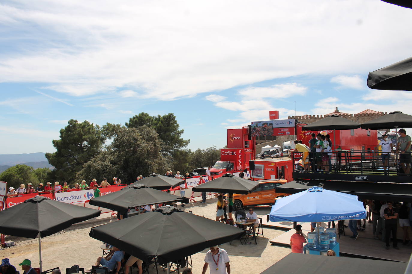 Ambiente en la subida a Tentudía