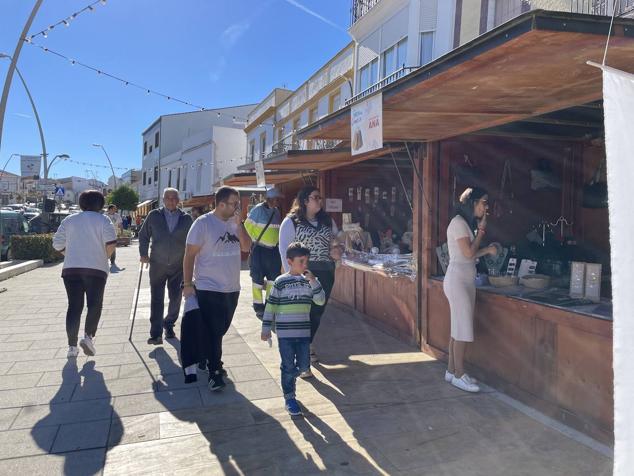 Los visitantes pudieron encontrar gran variedad de productos. Desde moda y calzado hasta productos de alimentación y artesanía 