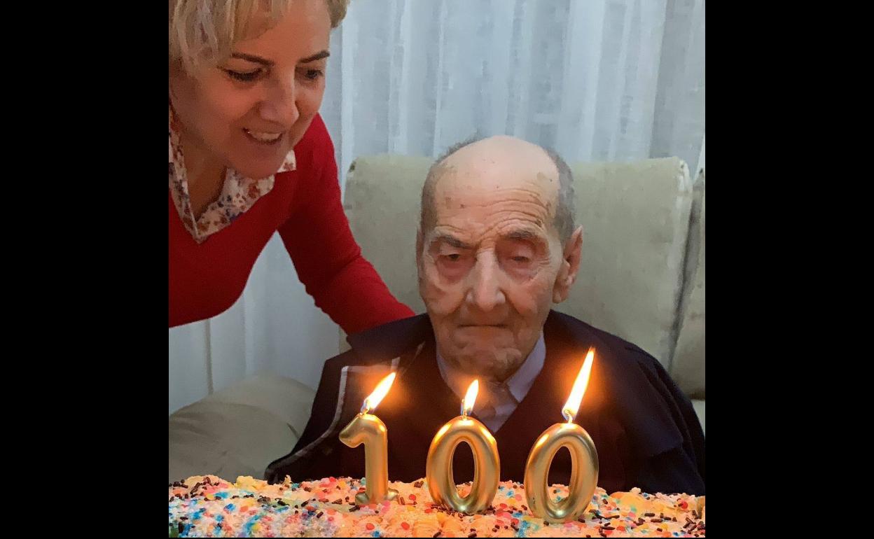 El vecino de Monesterio Manuel Muñoz celebra sus 100 años