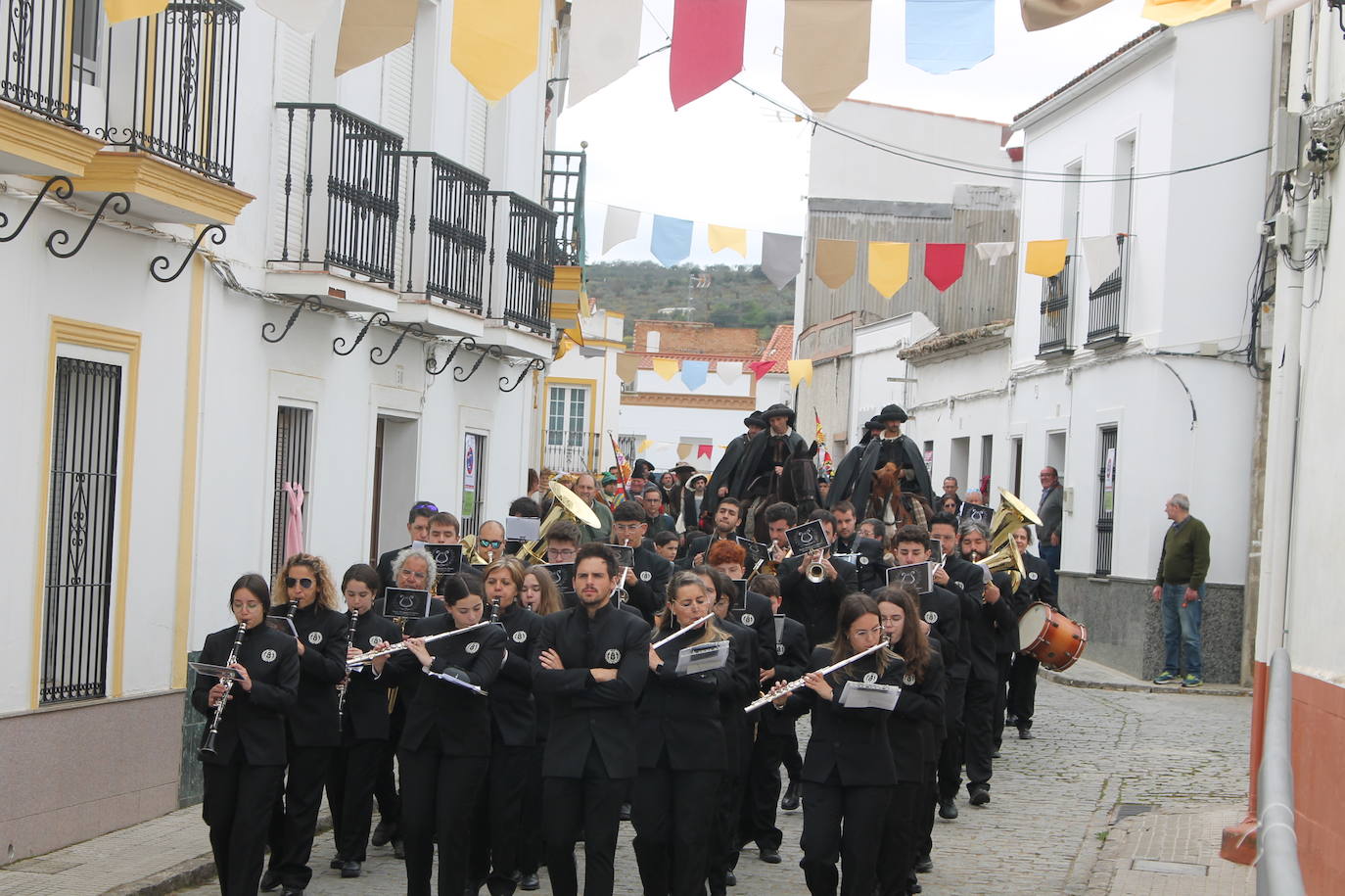 En imágenes, el II recibimiento de Carlos V en Monesterio