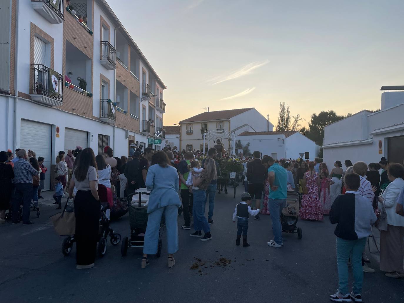 PROCESIÓN DE SAN ISIDRO POR LAS CALLES DE MONESTERIO