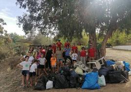 Ecologistas en Acción recoge más de 100 sacos de basura en los entornos de Monesterio, Calera de León y Zafra