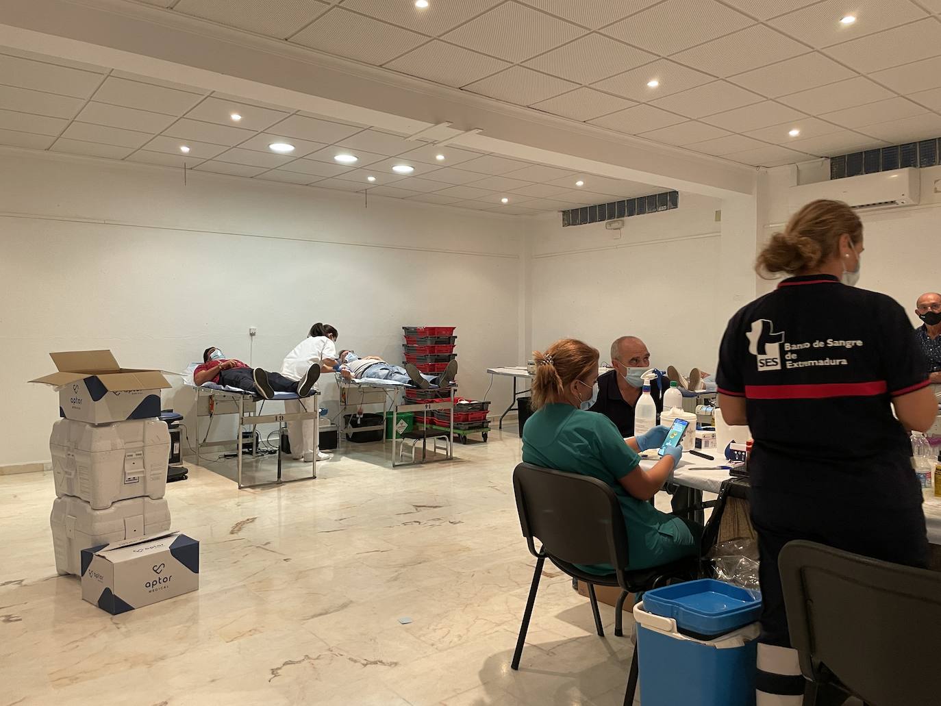 Equipo del Banco de Sangre de Extremadura durante la útlima colecta en Monesterio 