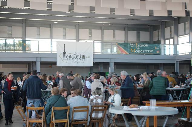 Durante la demostración de despiece del cerdo ibérico, este sábado en Monesterio 