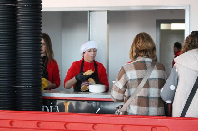 Durante la demostración de despiece del cerdo ibérico, este sábado en Monesterio 