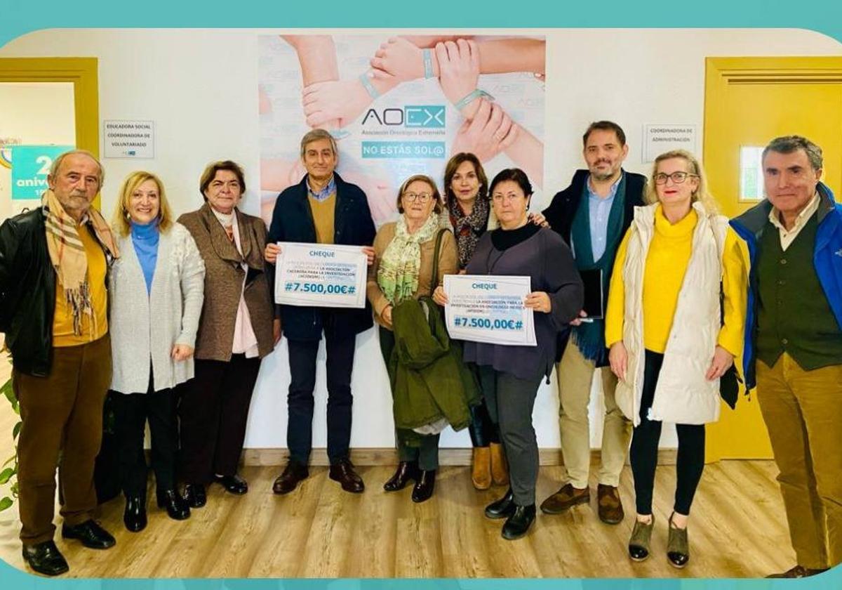 AOEx Monesterio dona 15.000 euros para investigación oncológica