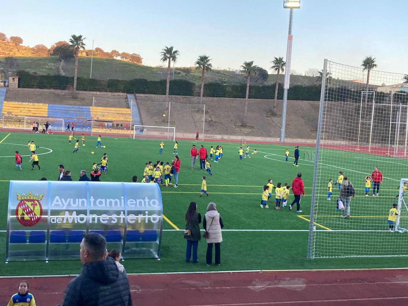 Inauguración oficial del campo de fútbol de césped artificial de Monesterio