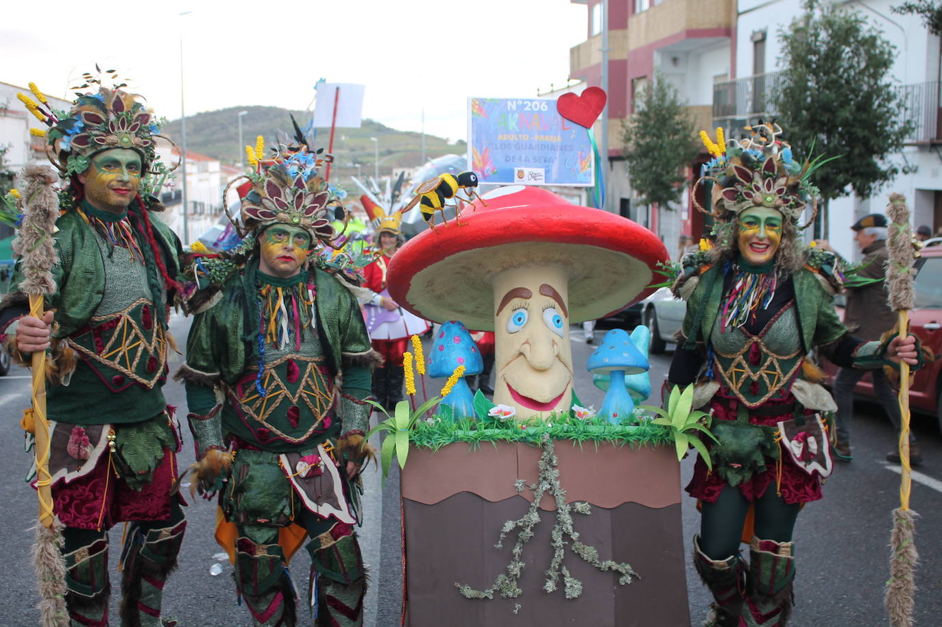 En imágenes, el pasacalles popular del Carnaval de Monesterio (Parte I)